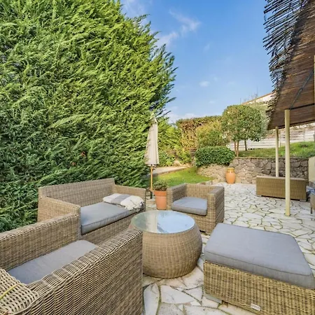 Chic Webb Villa *